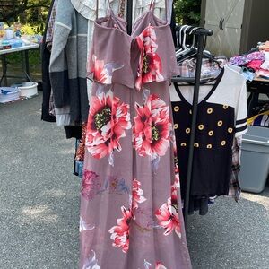 City Triangles Maxi Dress with Pink and Gray Floral Design